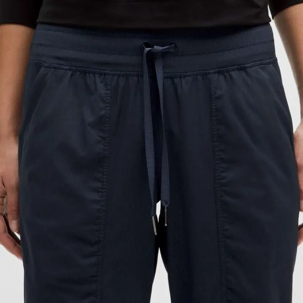 Lululemon Dance Studio Mid-Rise Jogger in True Navy size 6
